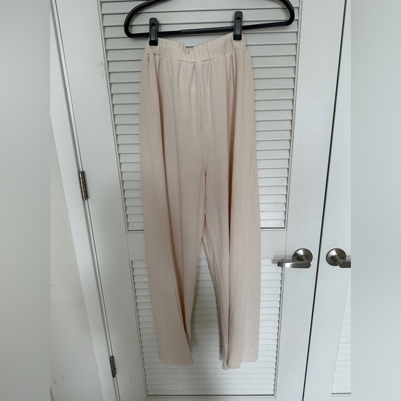 Cider V-neck Short Sleeve Tee & Knotted Wide Leg Pants Set Size Small - Picture 3 of 7